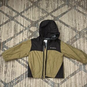 Columbia • lightweight windbreaker